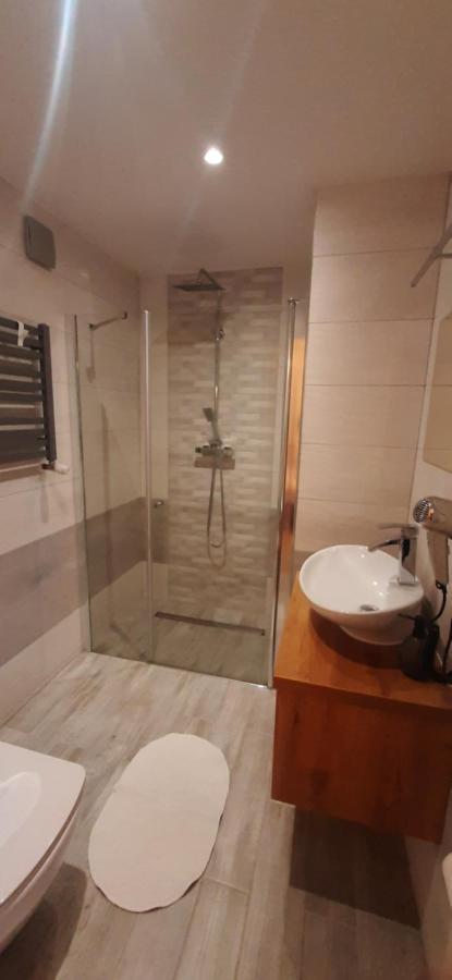 Eden Jacuzzi, Sauna *